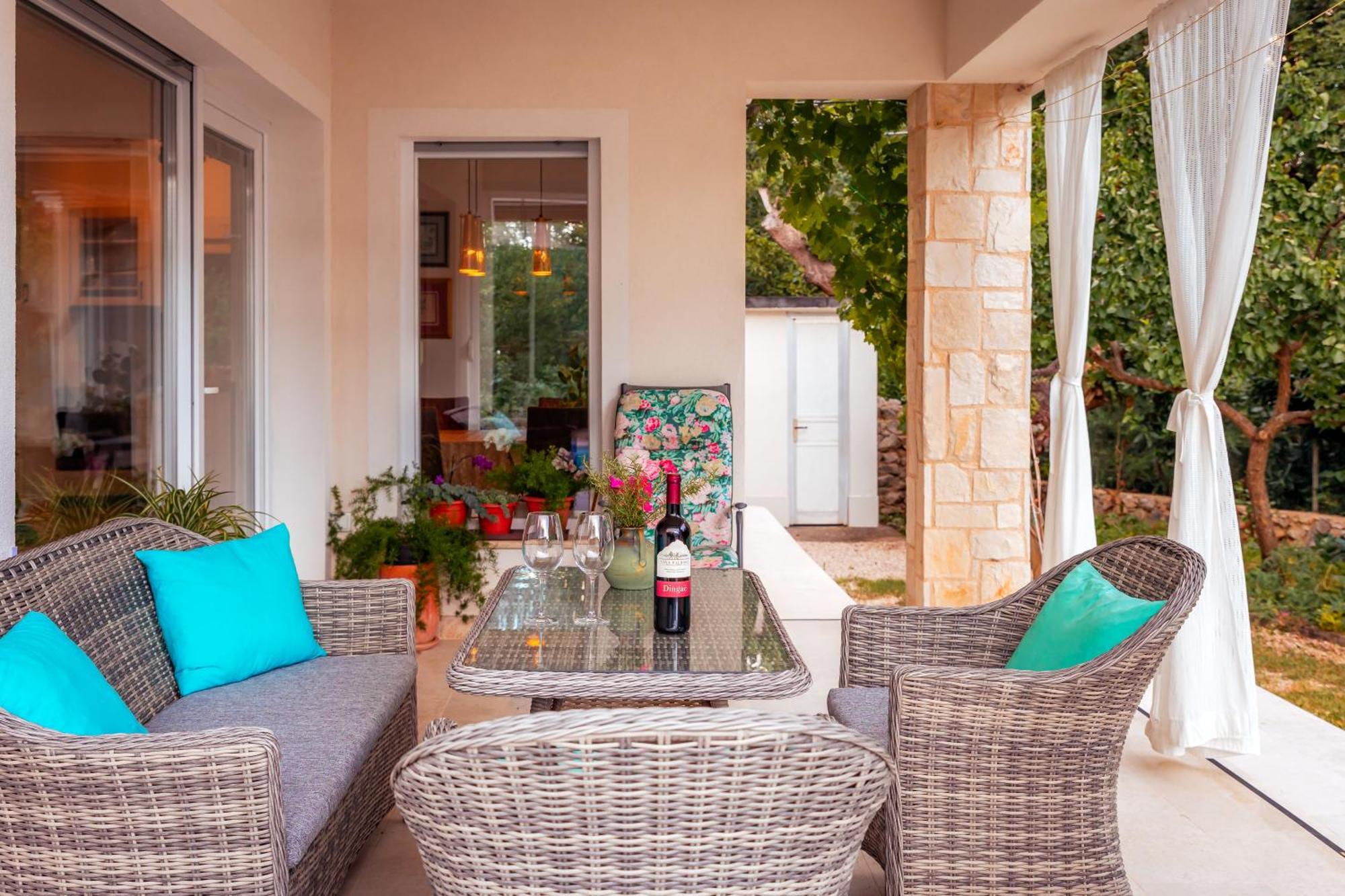 Villa Nevera Omišalj Buitenkant foto
